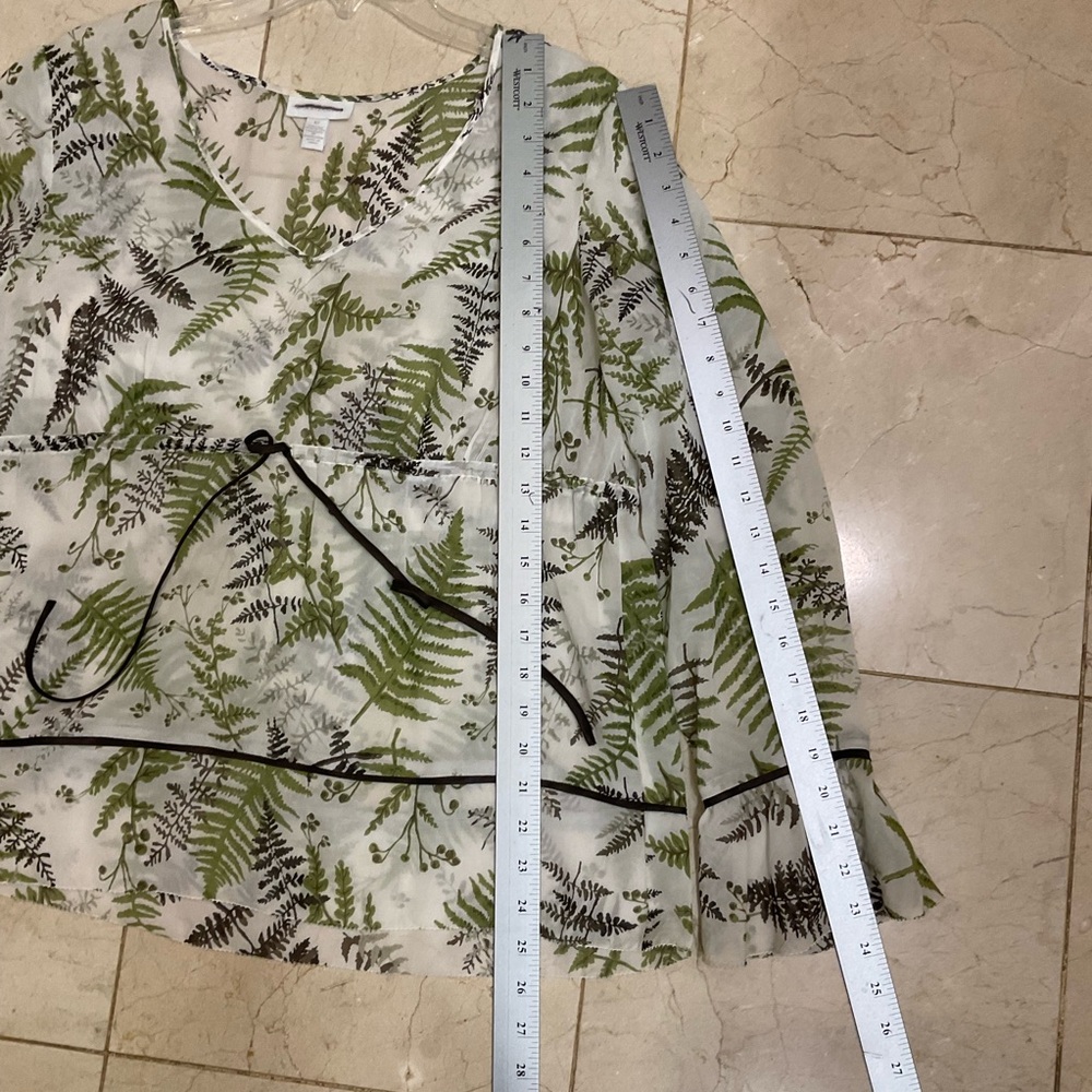 Lightweight Blouse, 55% Silk, 45% Cotton, White and Green Leaf Print, Sz 12 - Picture 13 of 13